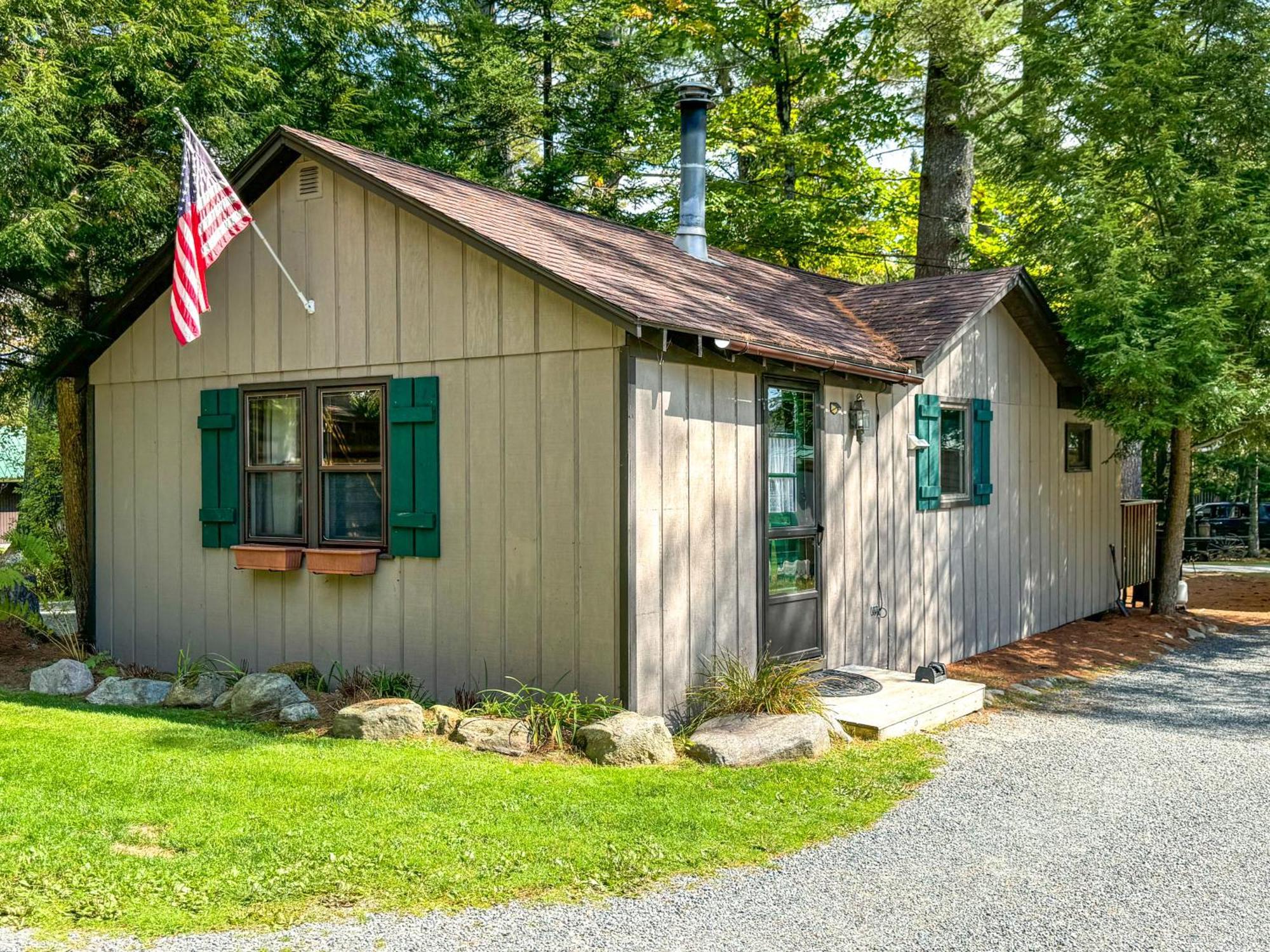 Lake Pleasant Cabin On 3 Acres With Kayaks And Beach! Екстериор снимка